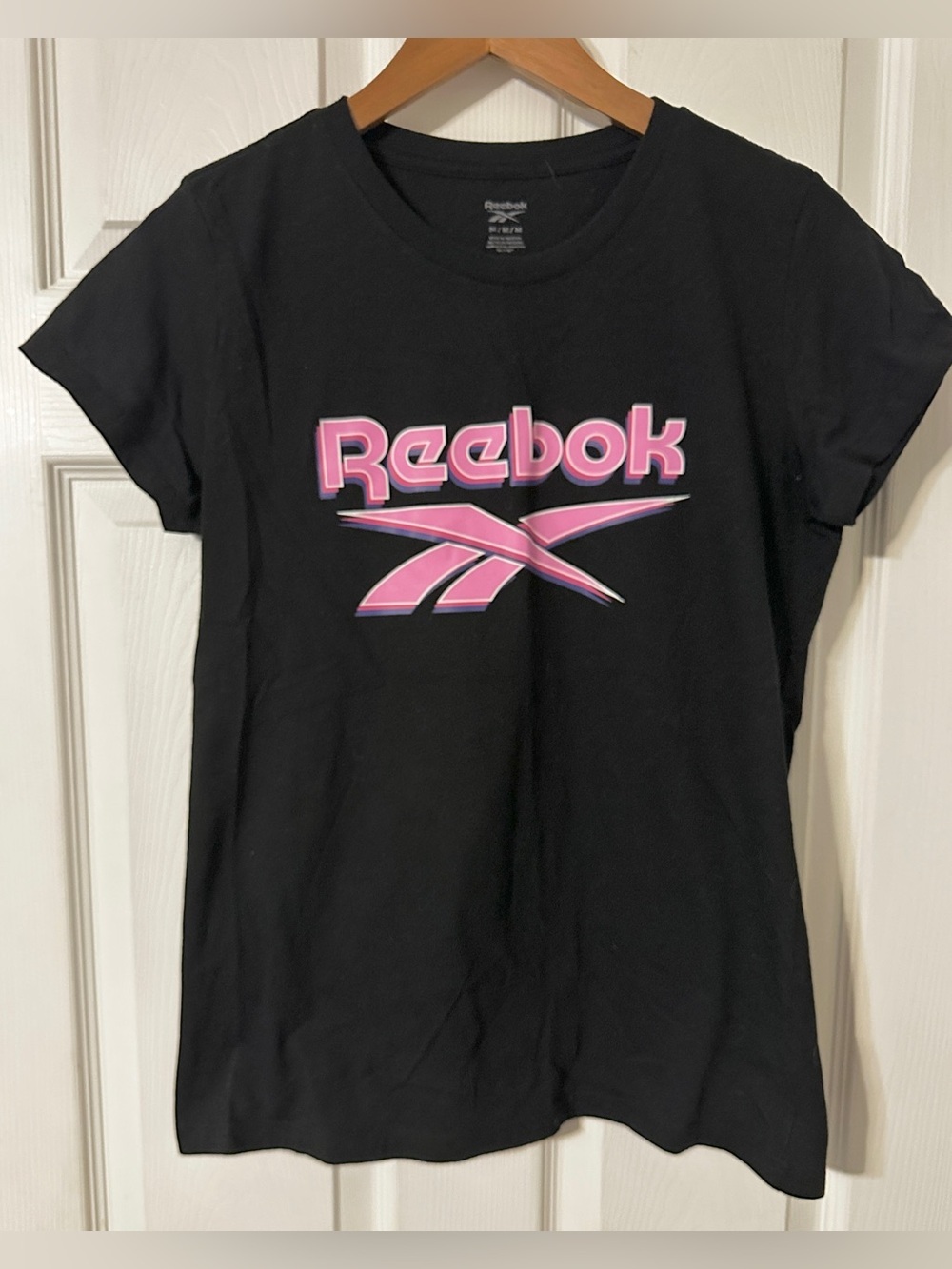 Reebok Black T-Shirt with Pink Logo*Vintage*Wmn’s Sz-Medium*